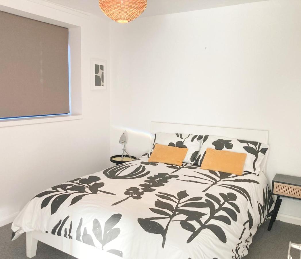 Contractor And Family Friendly Grade II Townhouse- 3 Bedrooms- Free Parking Норвич Экстерьер фото