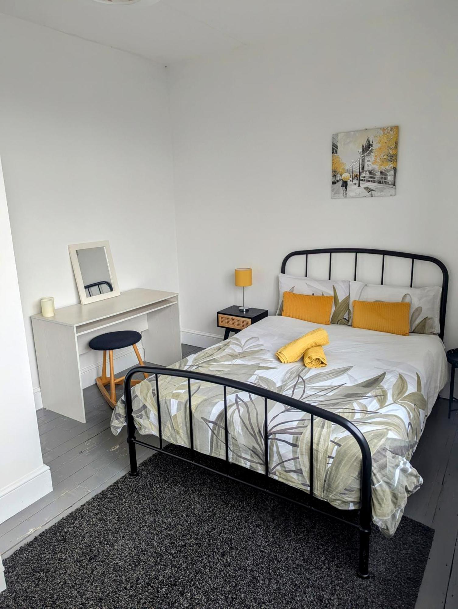 Contractor And Family Friendly Grade II Townhouse- 3 Bedrooms- Free Parking Норвич Экстерьер фото